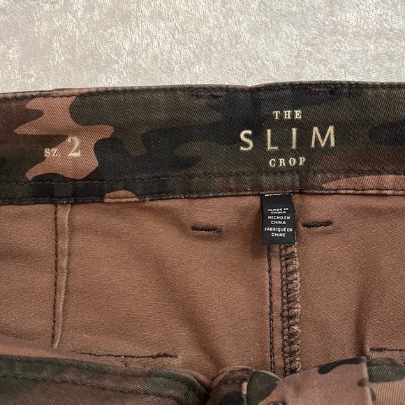 White House Black Market Camo Slim Crop Pants sz 2 - Picture 3 of 8